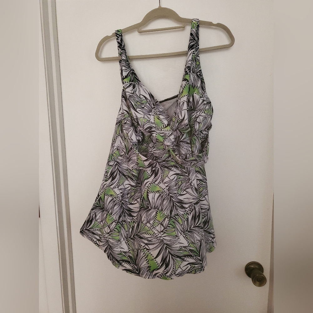 NEW SWIMDRESS TOP ONLY